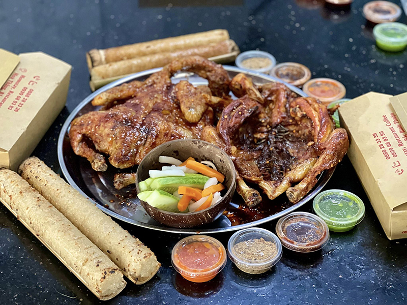 CƠM LAM CHUẨN VỊ - GÀ NƯỚNG THƠM NGON
